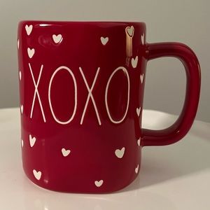 Brand New Rae Dun XOXO Red Heart Mug!❤️